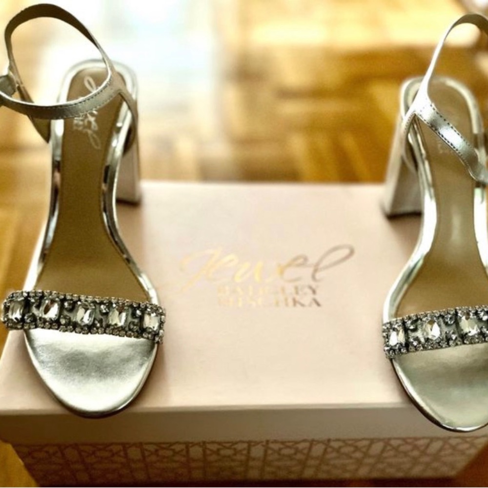 Badgley Mischka Silver Shoes